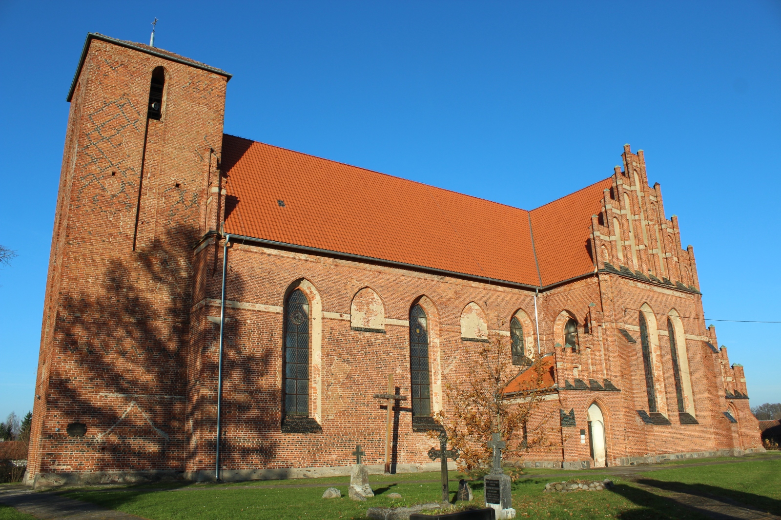 St. Lawrence’s Church, Mingajny
