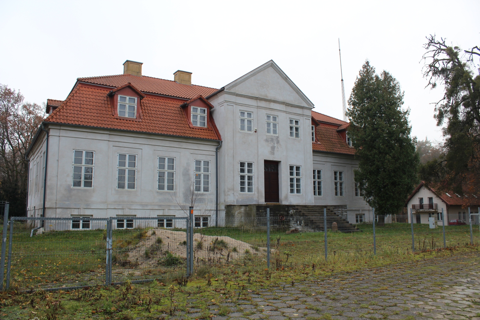 Lipowina Palace